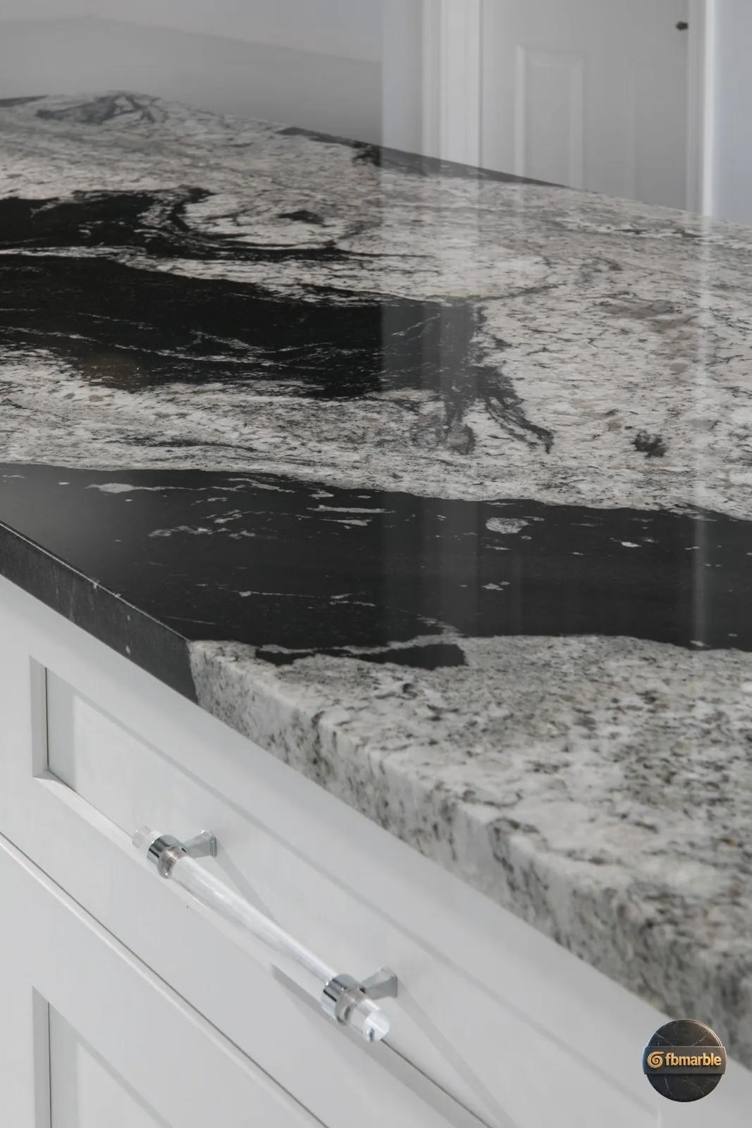 Cosmo Wave Granite photo 4 – black and grey Brazilian granite with silver wave movement