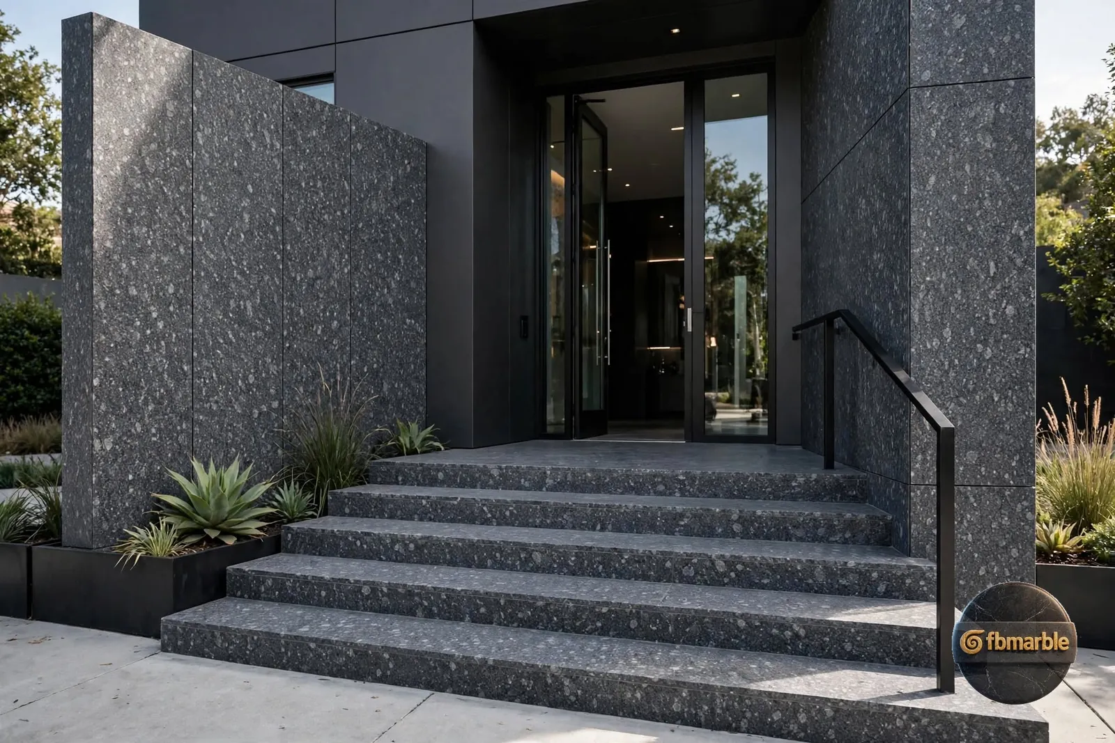 Silver Eye Granite photo 4 – silver-grey granite with eye-shaped crystals