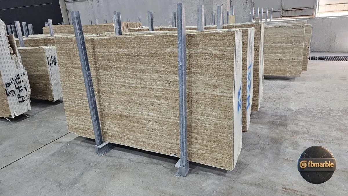 Beige Travertine photo 2 – honey-beige vein-cut travertine with linear banding