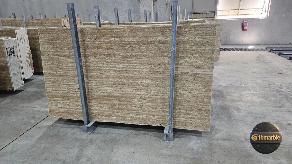 Beige Travertine photo 4 – honey-beige vein-cut travertine with linear banding