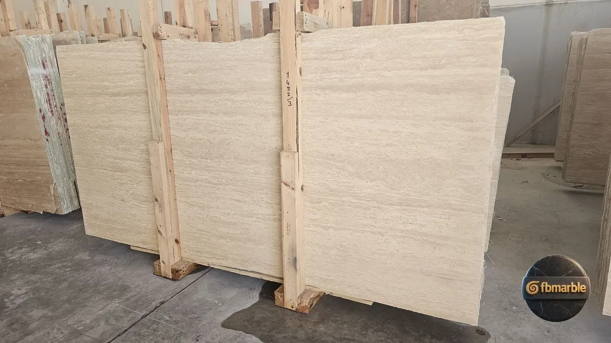 Cream Travertine photo 3 – pale cream vein-cut travertine with soft linear bands