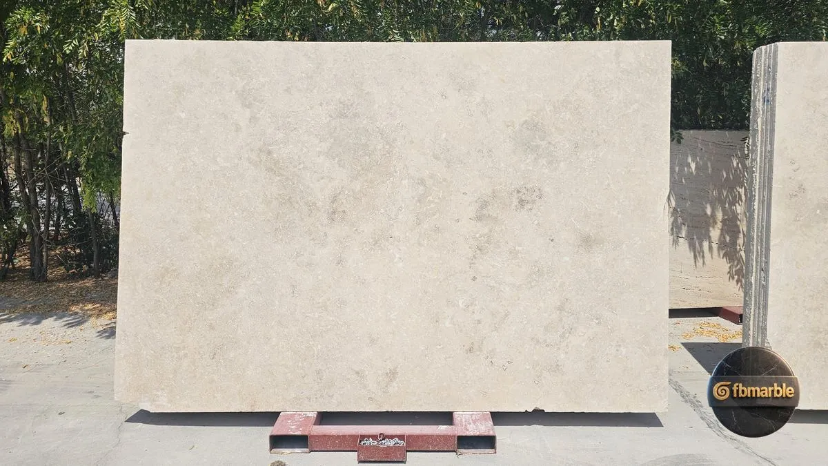 Filled Travertine photo 2 – filled & honed travertine with a smooth, closed surface