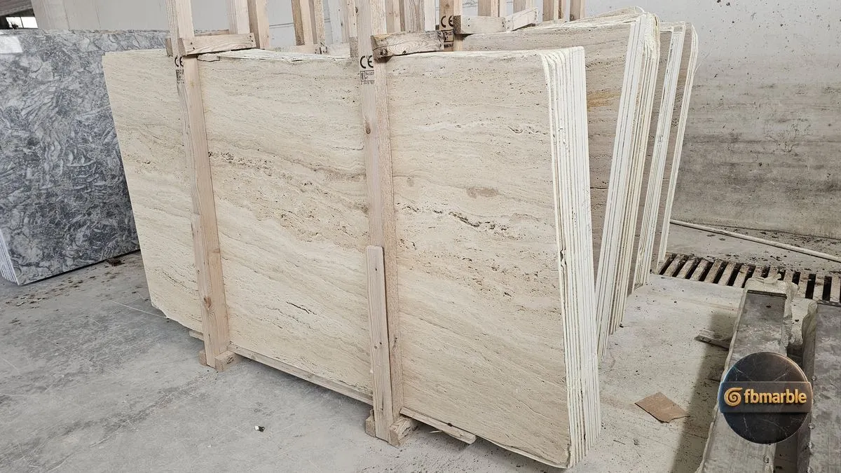 Ivory Travertine photo 3 – pale ivory vein-cut travertine with fine lines