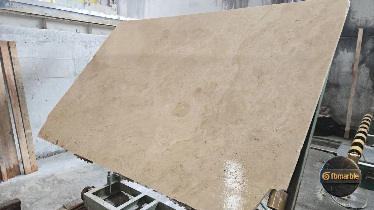Polished Travertine photo 4 – polished glossy beige travertine