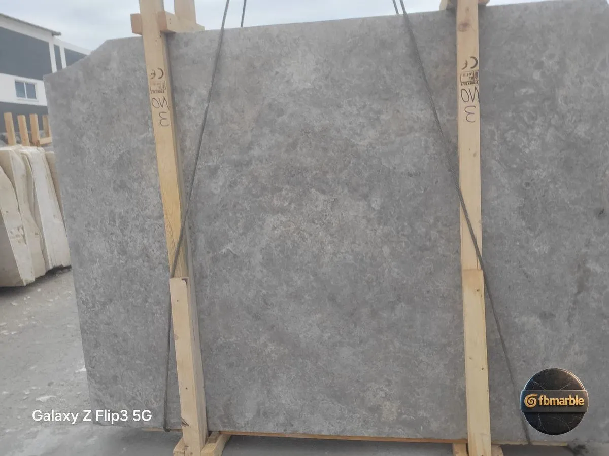 Silver Travertine photo 2 – uniform blue-grey silver travertine