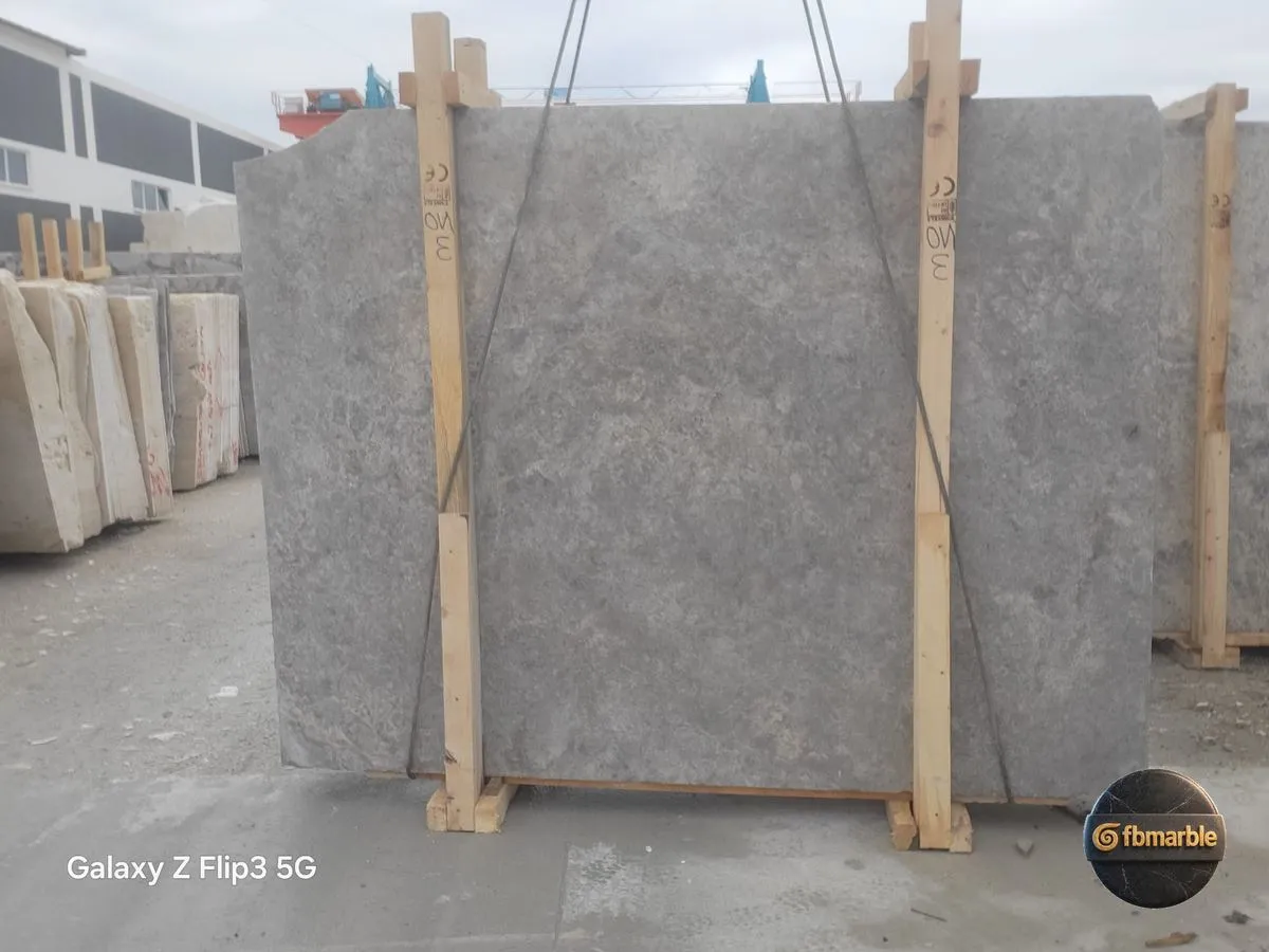 Silver Travertine photo 3 – uniform blue-grey silver travertine