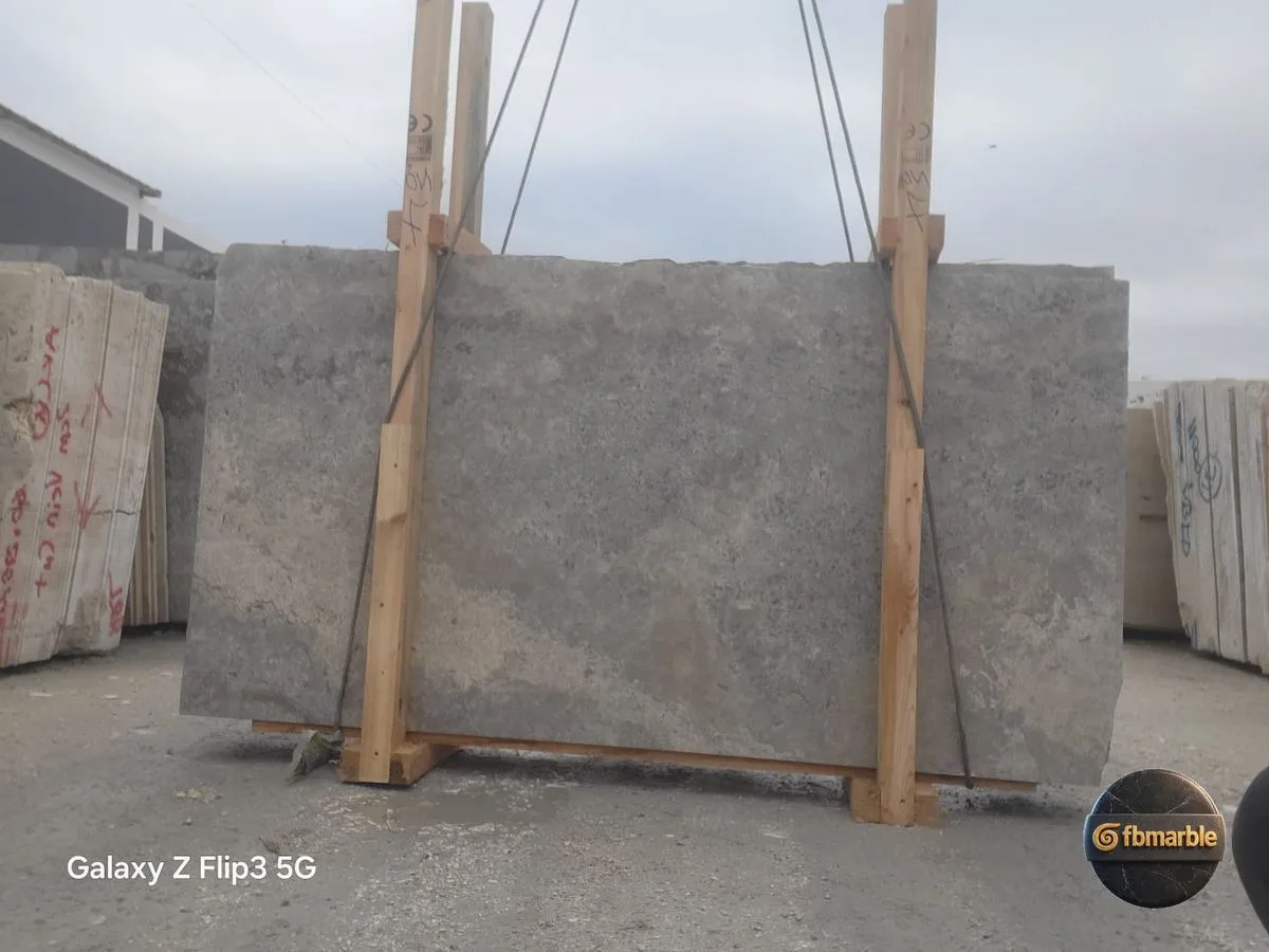 Silver Travertine photo 5 – uniform blue-grey silver travertine