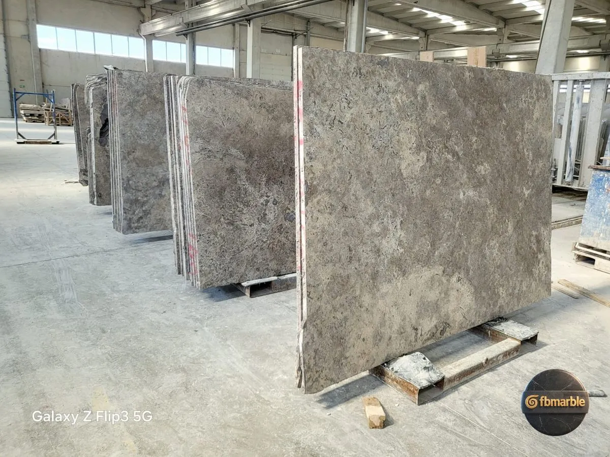 Silver Travertine photo 6 – uniform blue-grey silver travertine