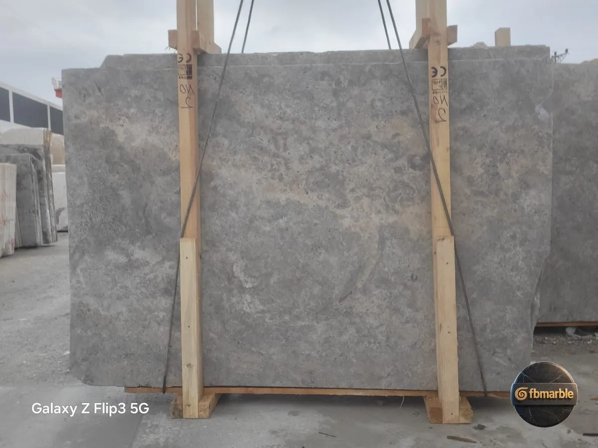 Silver Travertine photo 7 – uniform blue-grey silver travertine