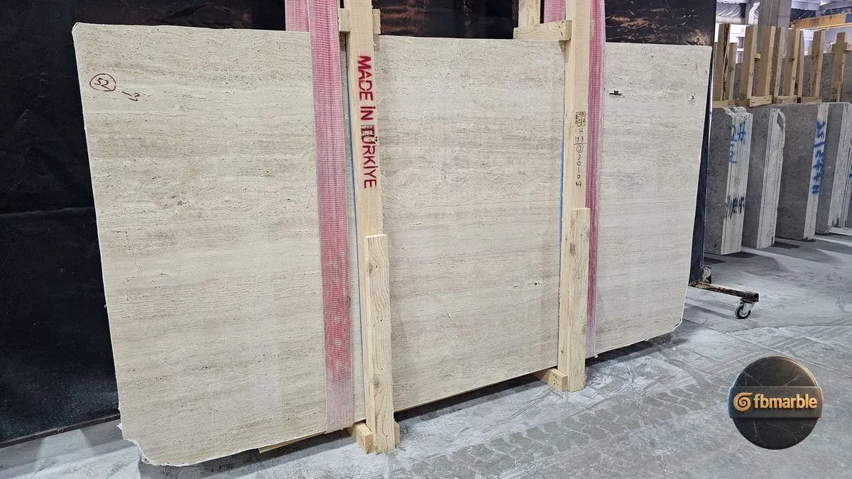 Vein Cut Travertine photo 5 – Turkish vein-cut travertine with straight linear grain