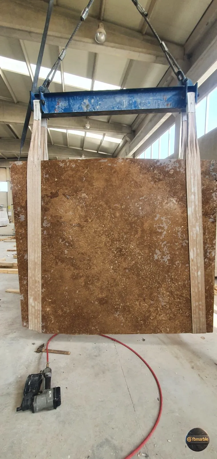Walnut Travertine photo 4 – rich walnut-brown cross-cut travertine