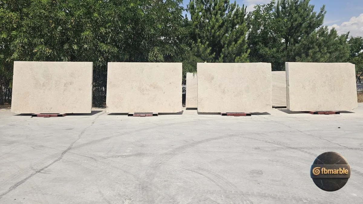 White Travertine photo 4 – chalky off-white cross-cut travertine