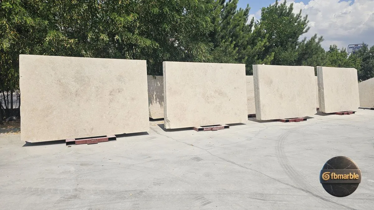 White Travertine photo 5 – chalky off-white cross-cut travertine